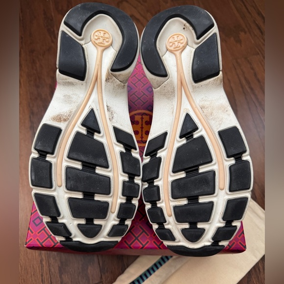 Tory Burch. Tory Trainer. Size 9.5 - Picture 7 of 9